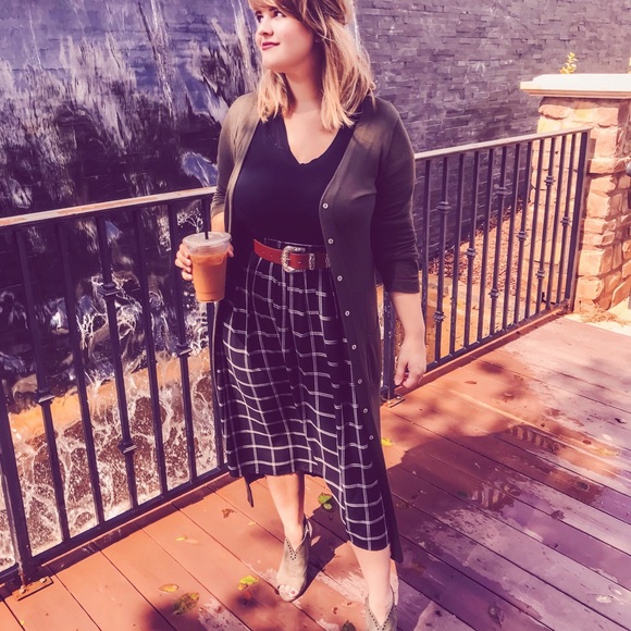 Meet your Posher, Chloe - Picture 5 of 7